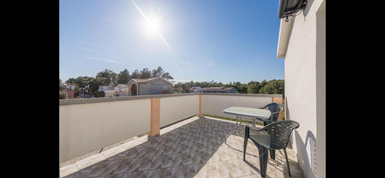 Aurum Luxury Apartments Vir Exterior photo
